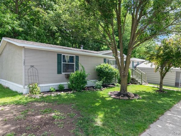 327 Basket Branch, Oxford Twp, MI 48371