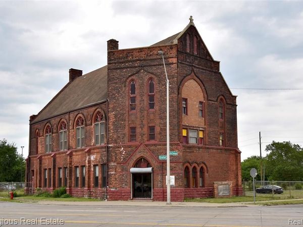 2900 Gratiot Avenue , Detroit, MI 48207