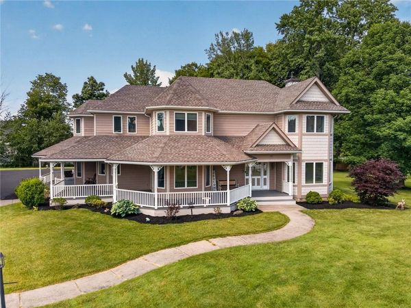 15 Crossbow Drive , Penfield, NY 14526