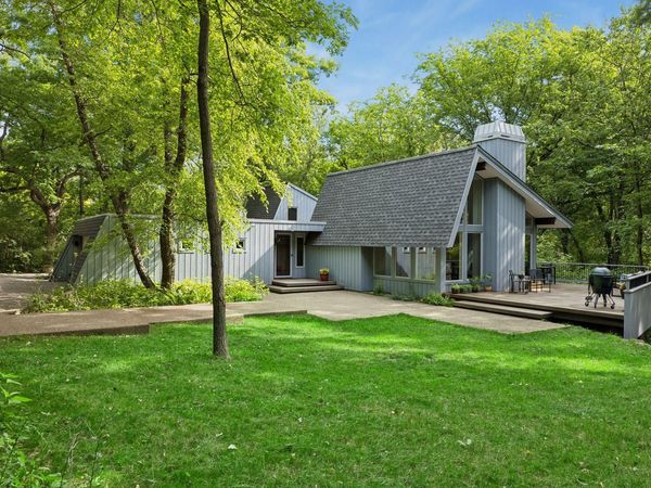 1 Chickadee Lane, North Oaks, MN 55127