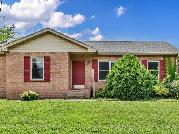 3434 Pembroke Rd , Clarksville, TN 37042