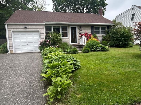 34 Woodhull Road, Huntington, NY 11743