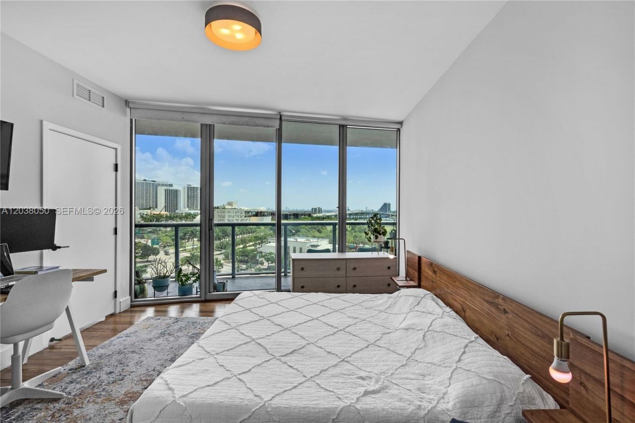888 Biscayne Boulevard, Unit 812, Miami, FL 33132 Photo