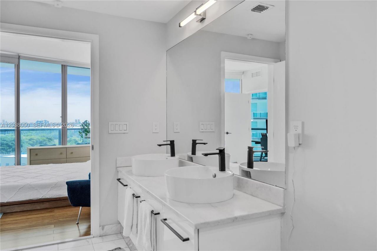 888 Biscayne Boulevard, Unit 812, Miami, FL 33132 Photo