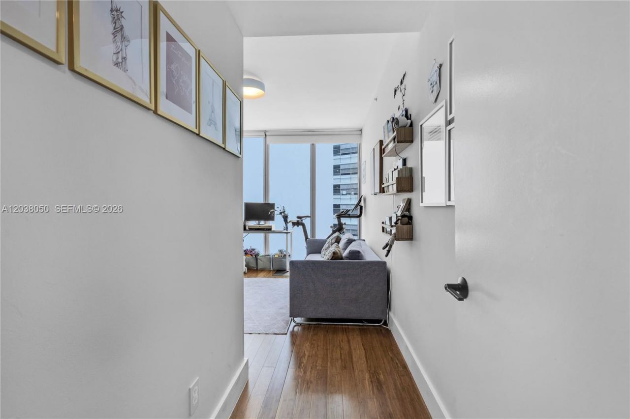 888 Biscayne Boulevard, Unit 812, Miami, FL 33132 Photo