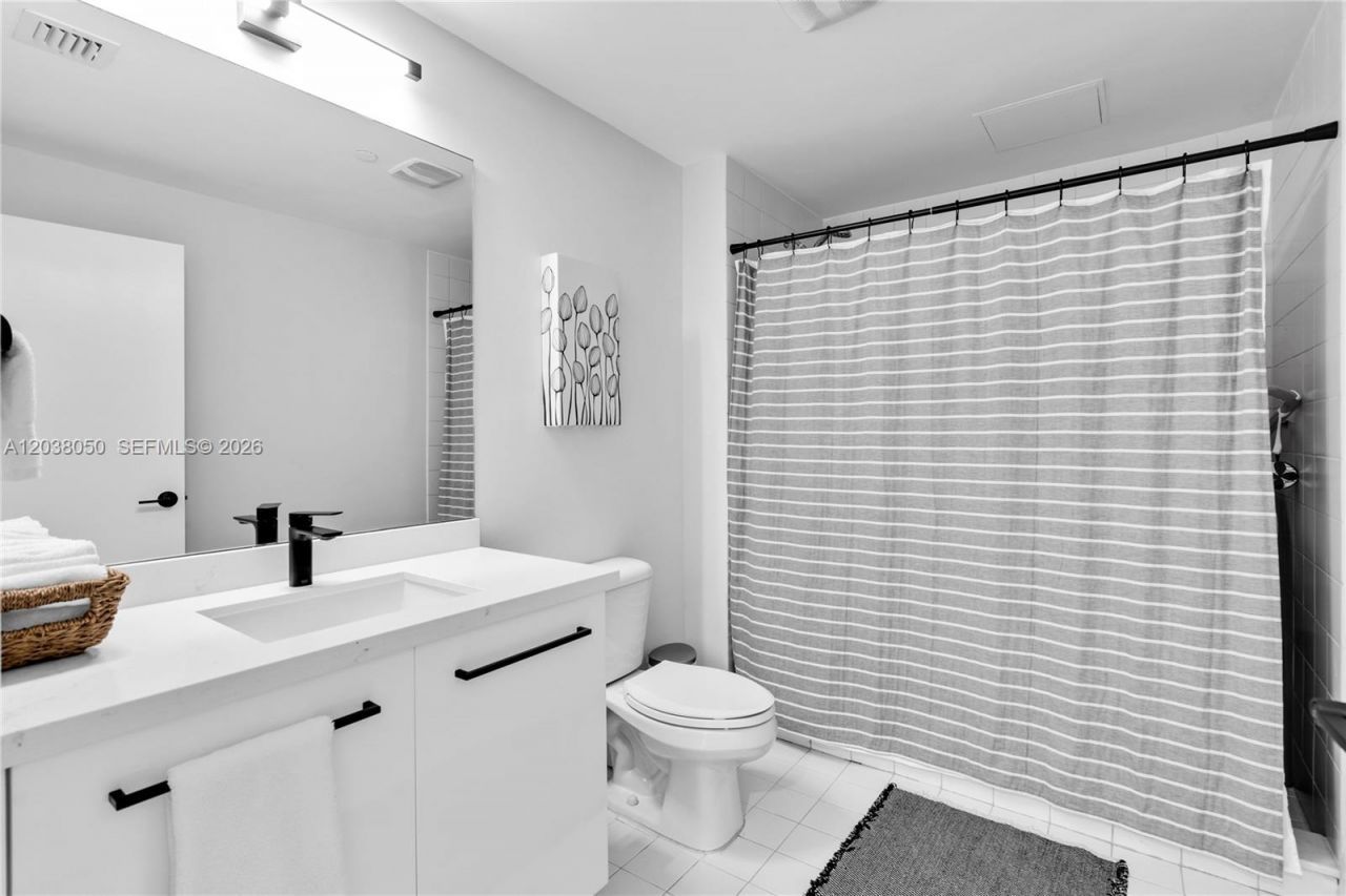888 Biscayne Boulevard, Unit 812, Miami, FL 33132 Photo