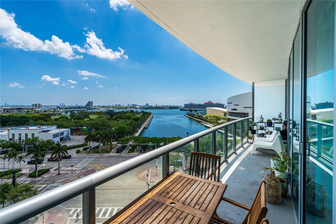 888 Biscayne Boulevard, Unit 812, Miami, FL 33132 Photo