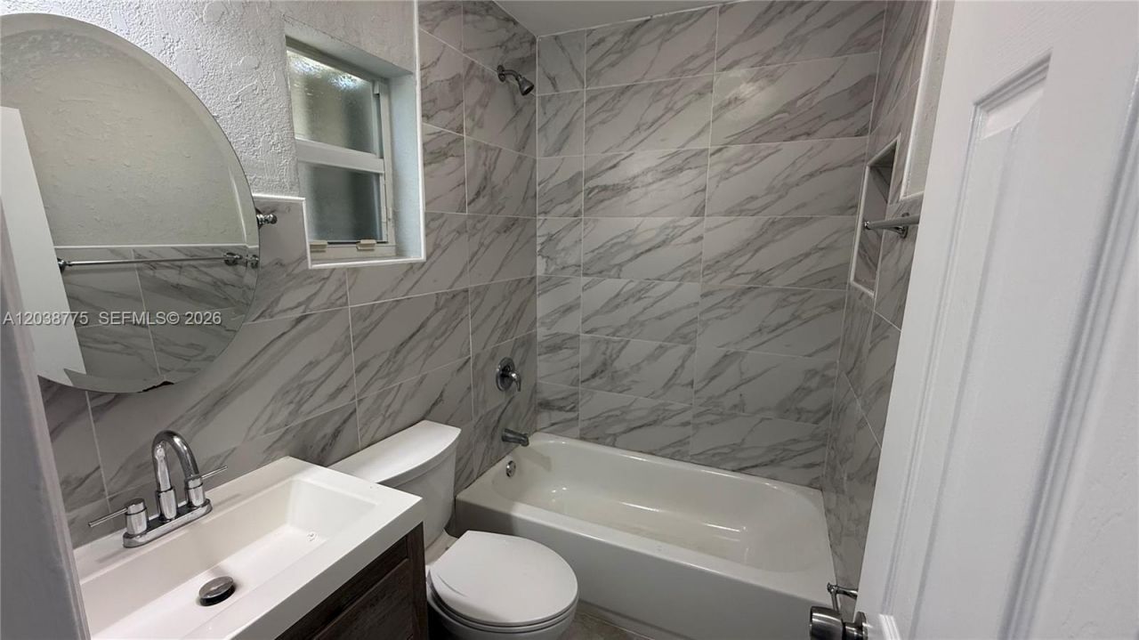 220 NW 12th St , Unit 4, Pompano Beach, FL 33060 Photo
