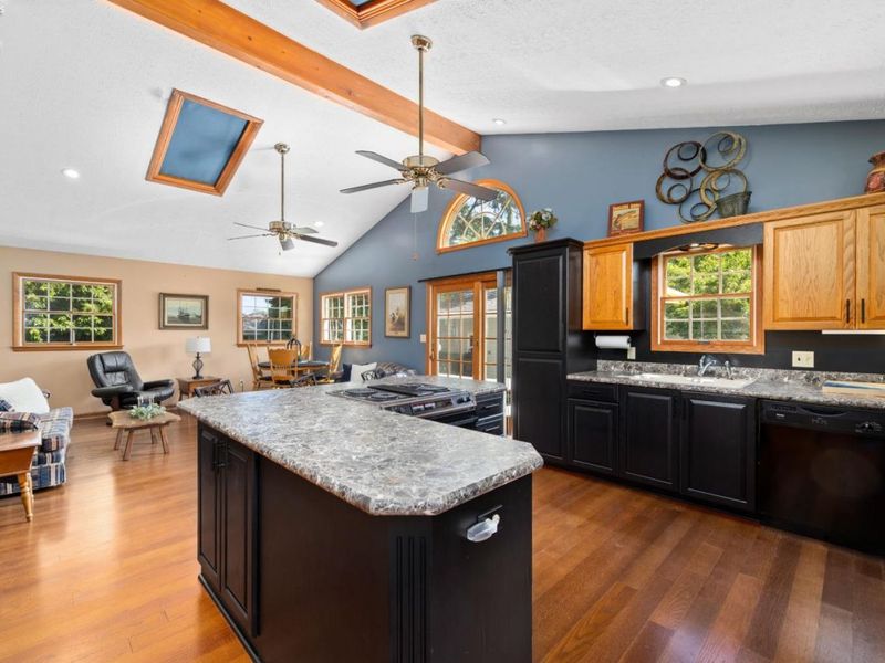 352 N Willow Dale Road, Marblehead, OH 43440 Photo 9