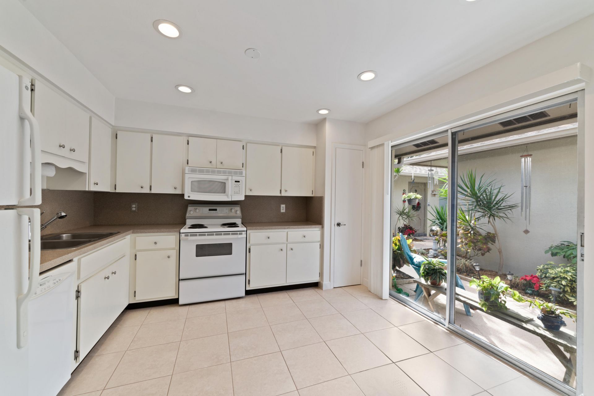 2016 Joy-rene Lane, North Palm Beach, FL 33408 Photo