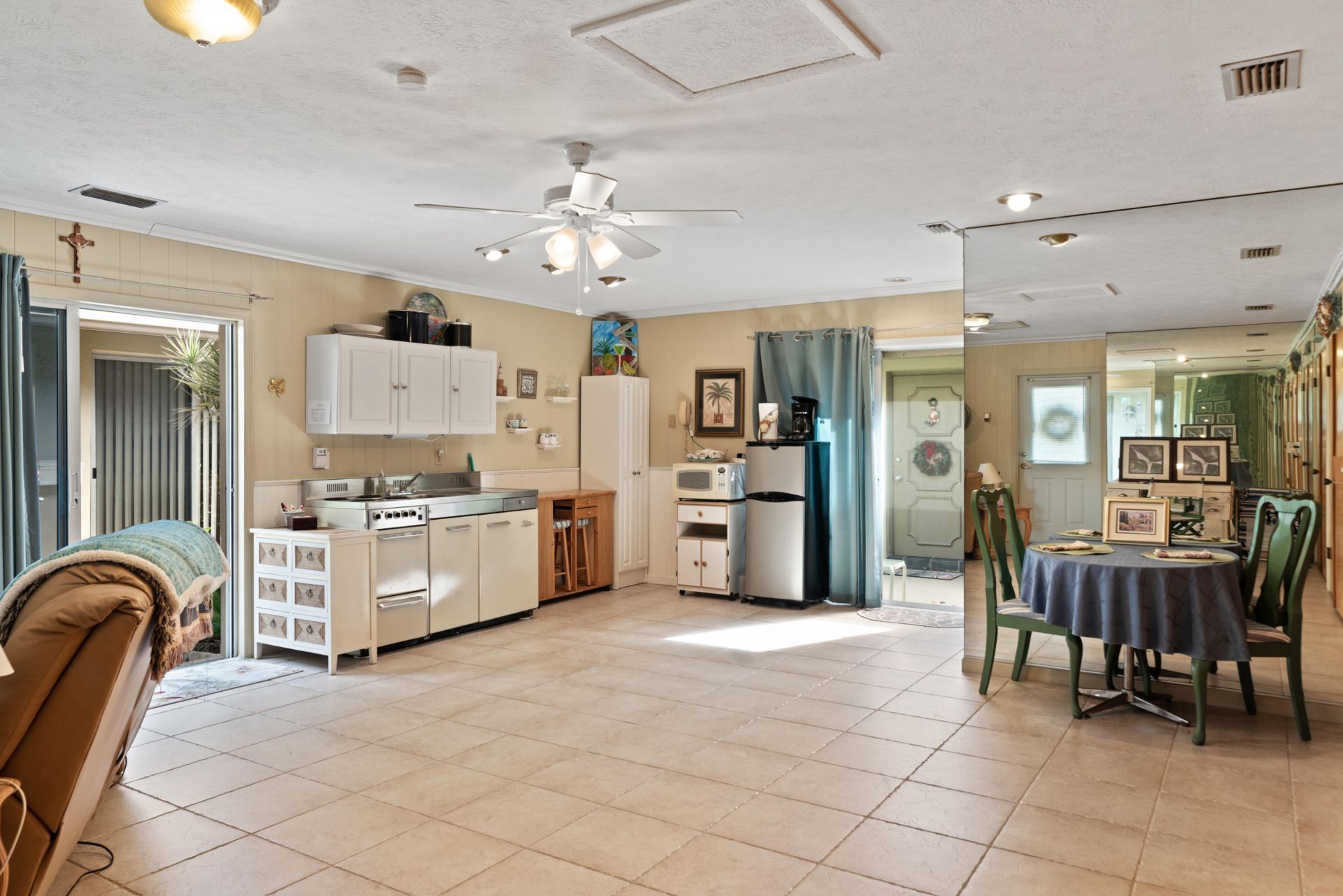 2016 Joy-rene Lane, North Palm Beach, FL 33408 Photo