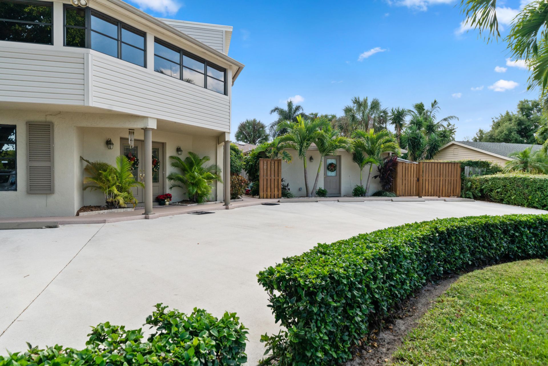 2016 Joy-rene Lane, North Palm Beach, FL 33408 Photo