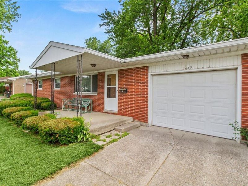 1233 Superior Street, Bellefontaine, OH 43311 Photo 3