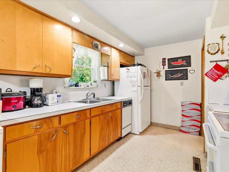 1233 Superior Street, Bellefontaine, OH 43311 Photo 7