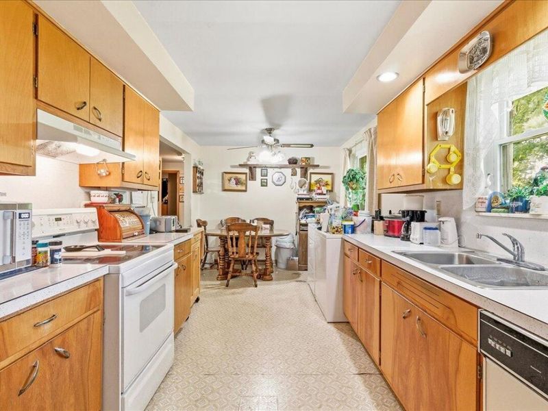 1233 Superior Street, Bellefontaine, OH 43311 Photo 9