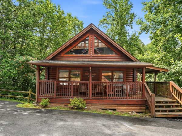 336 Big Bear Way, Pigeon Forge, TN 37863