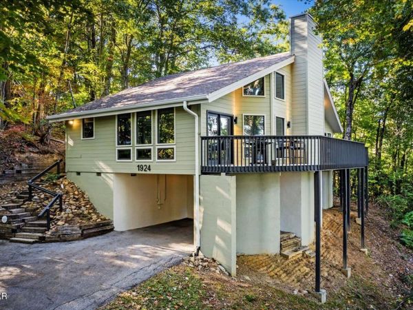 1924 E Arolla Court, Gatlinburg, TN 37738