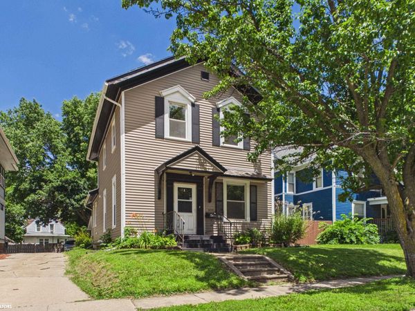 805 A Avenue, Oskaloosa, IA 52577