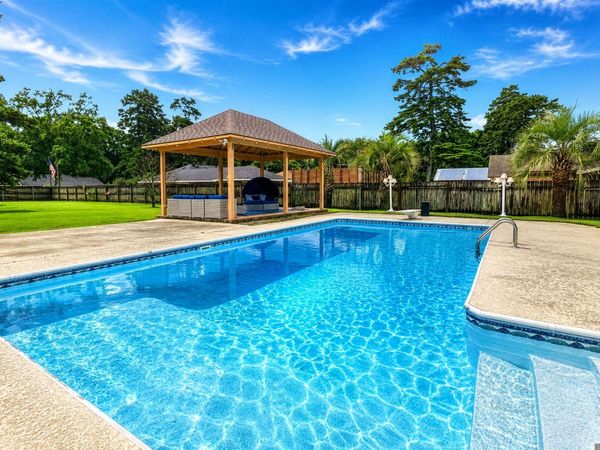 2500 Cavalier Dr, Denham Springs, LA 70726