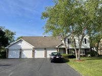 174 E Bluewater Lane, Vernon Hills, IL 60061 primary photo
