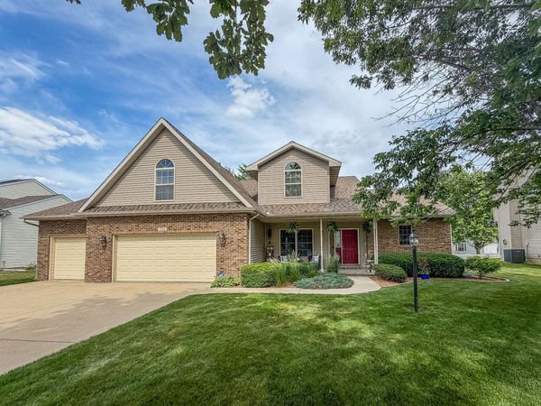 3906 Turnberry Drive , Champaign, IL 61822