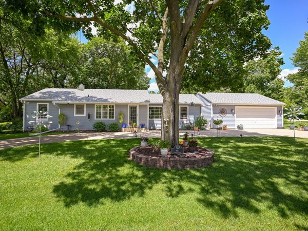411 Carlisle Road , Batavia, IL 60510