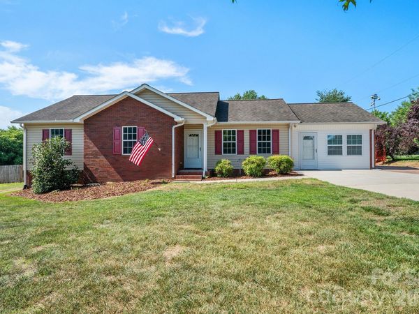 114 Glenwood Valley Drive , Harmony, NC 28634