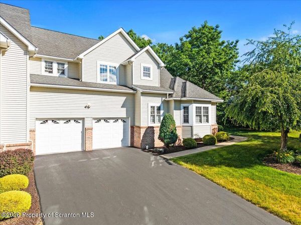 35 Sharon Drive, Moosic, PA 18507