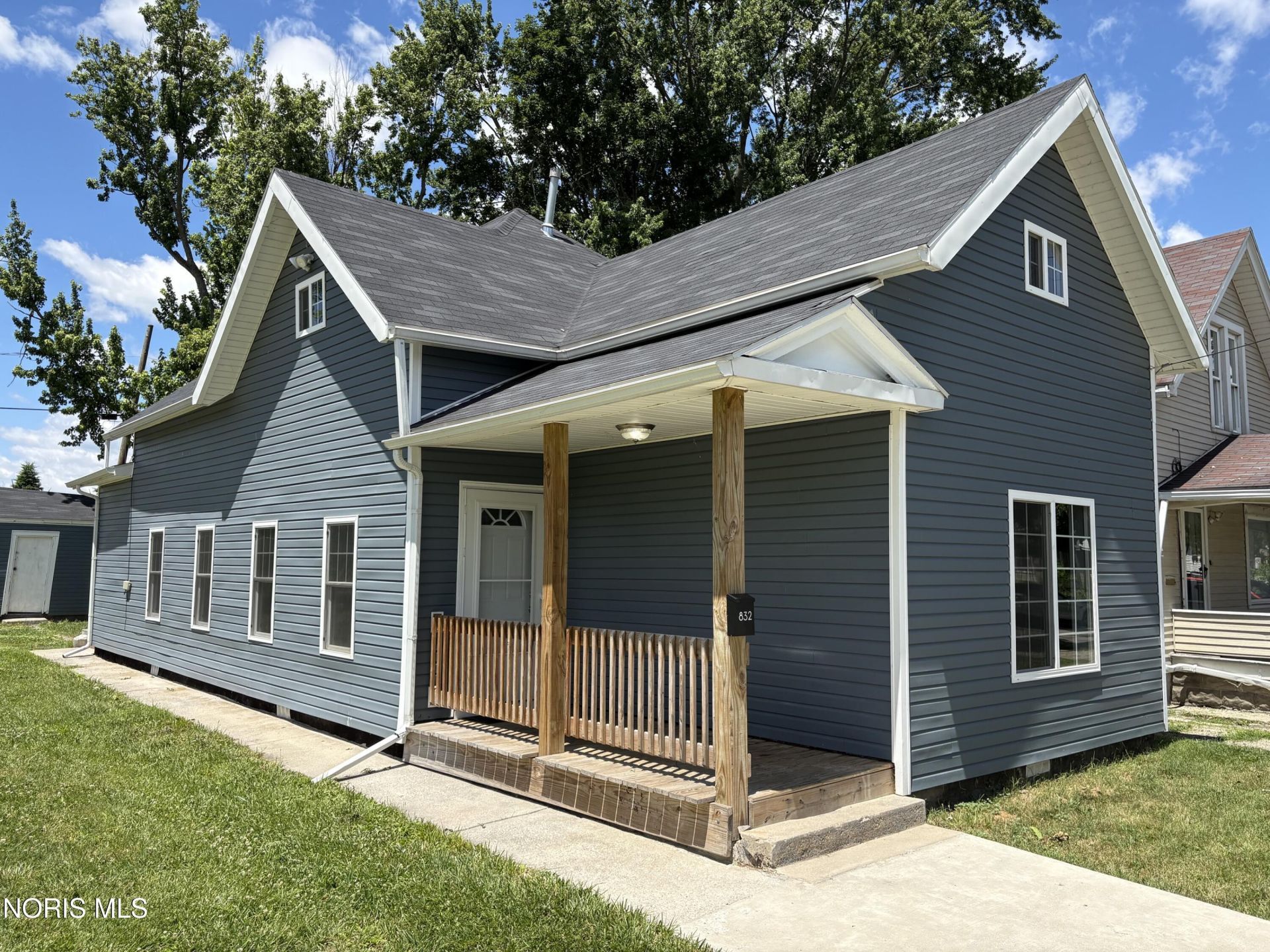 832 Bartley Place, Toledo, OH 43609 Main Photo