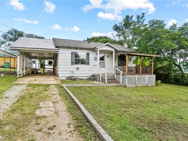 515 Broadway Avenue , Yellville, AR 72687