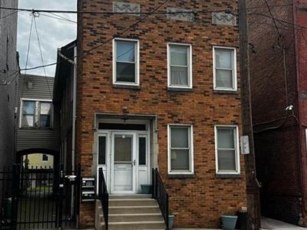 150 S DUKE STREET , YORK, PA 17401