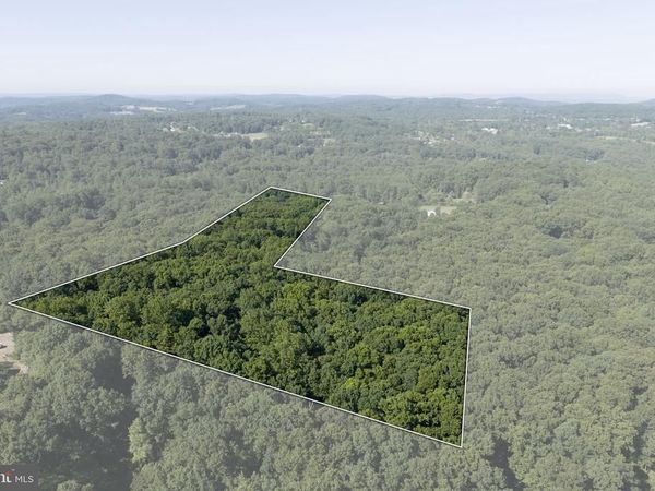 335 ORCHARD ROAD , FLEETWOOD, PA 19522