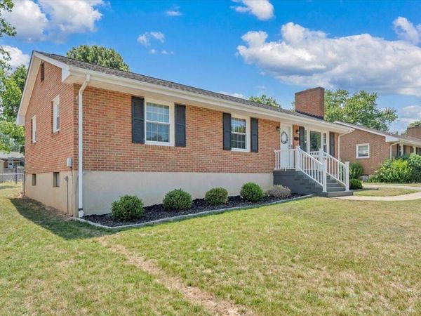 2834 Neil DR, Roanoke, VA 24019