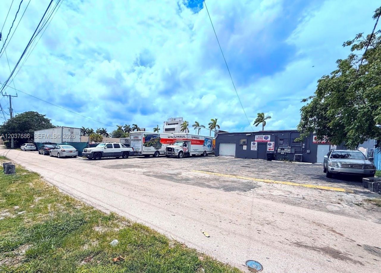 2814-2820 N Hollywood Blvd , Hollywood, FL 33020 Photo