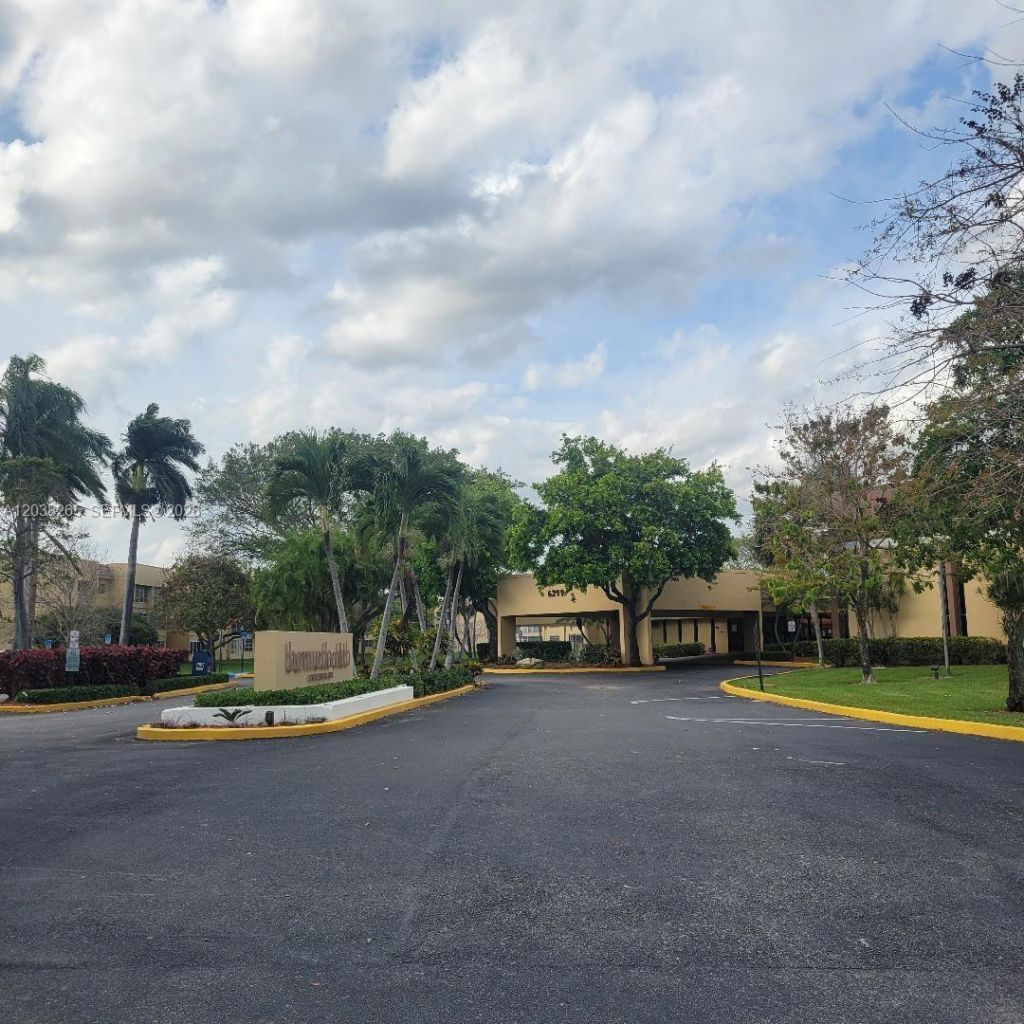 6021 NW 61st Ave , Unit 207, Tamarac, FL 33319 Photo