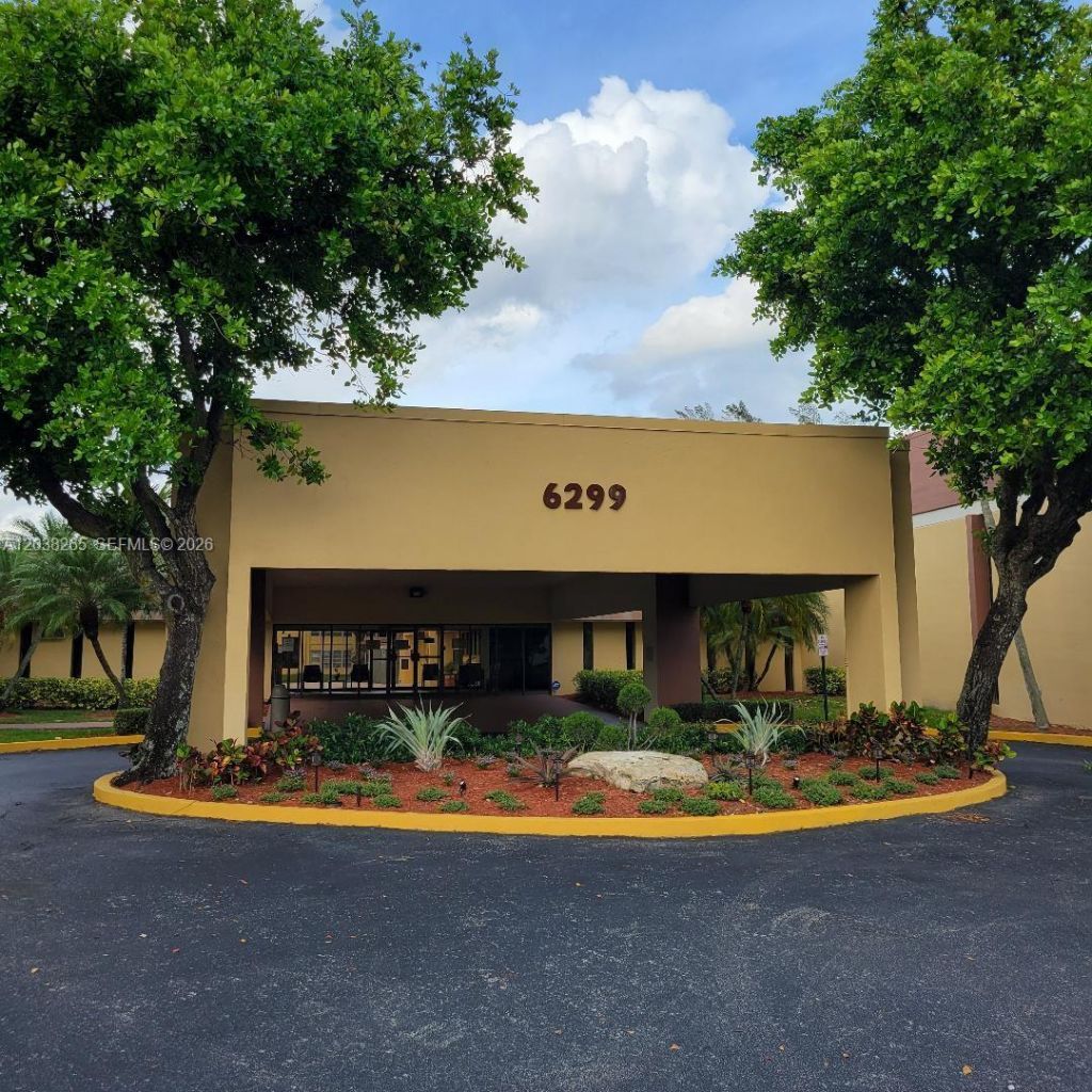 6021 NW 61st Ave , Unit 207, Tamarac, FL 33319 Photo