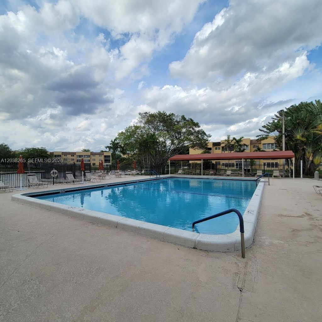 6021 NW 61st Ave , Unit 207, Tamarac, FL 33319 Photo