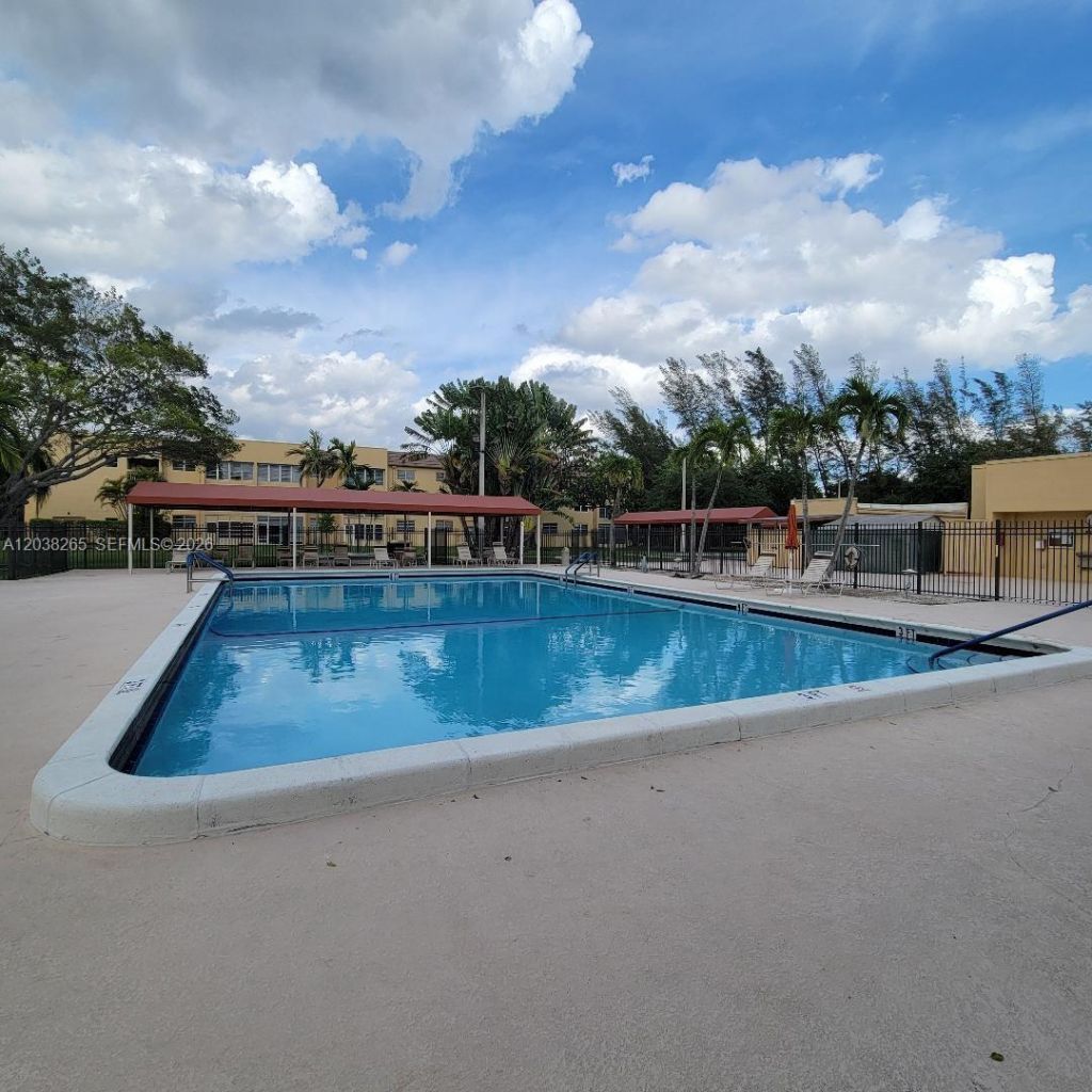 6021 NW 61st Ave , Unit 207, Tamarac, FL 33319 Photo