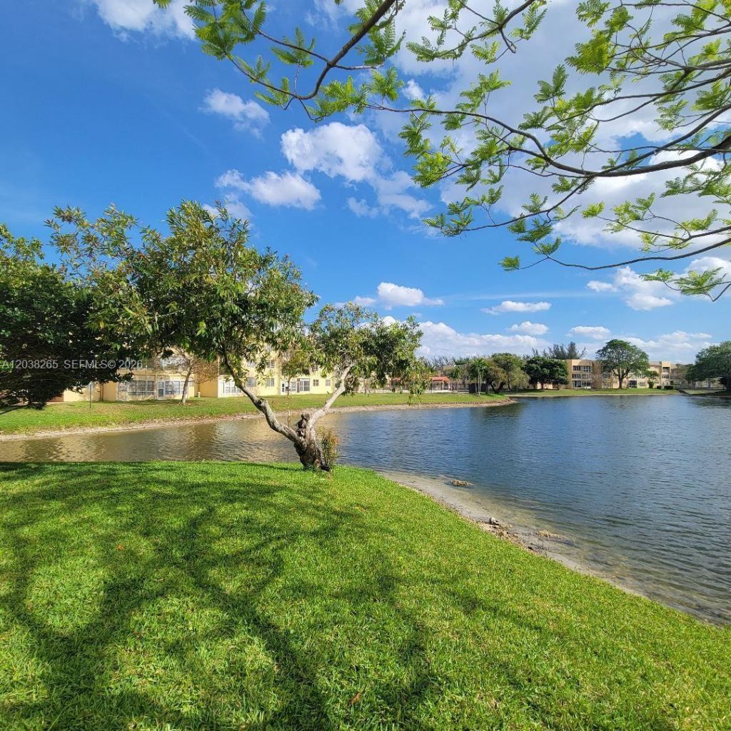 6021 NW 61st Ave , Unit 207, Tamarac, FL 33319 Photo