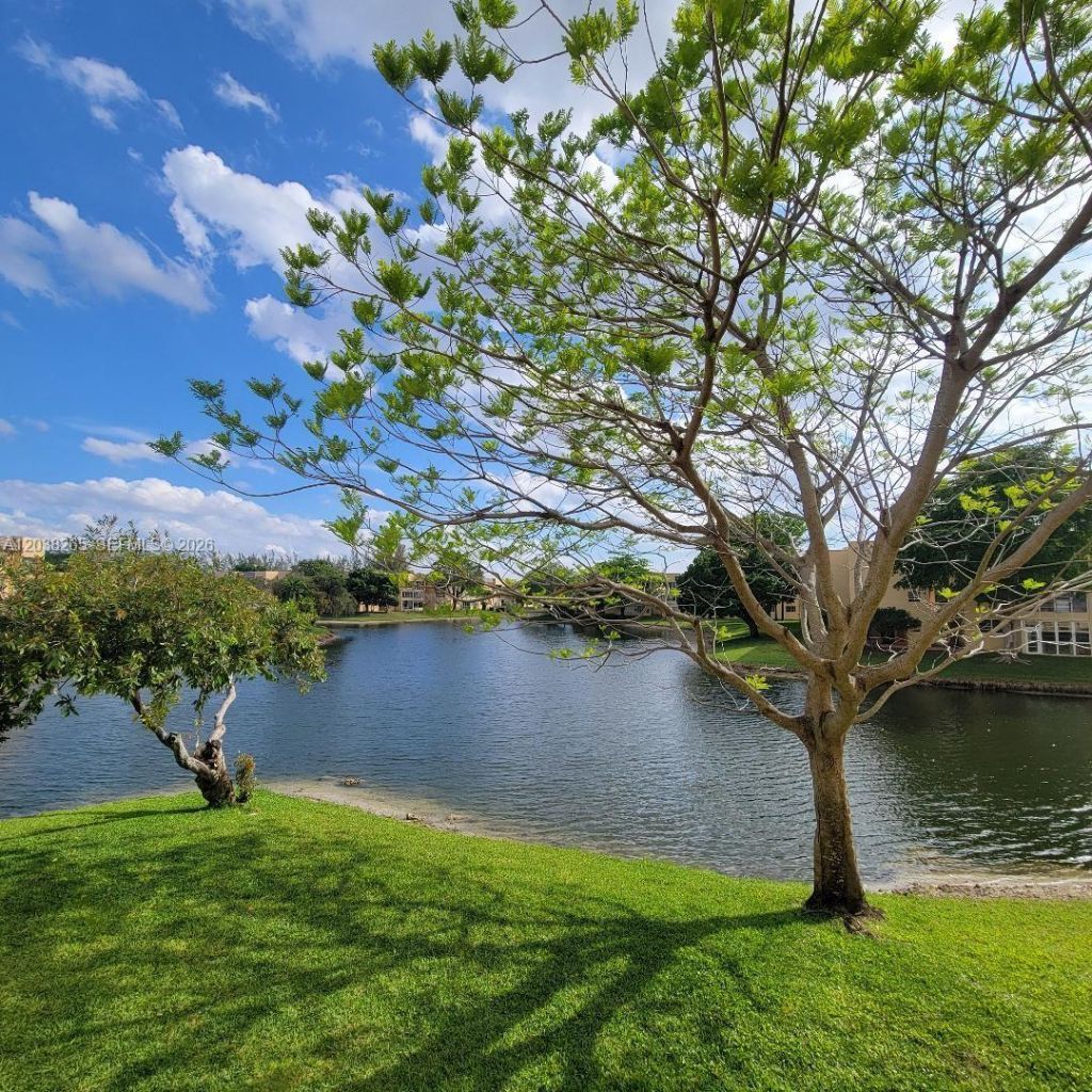 6021 NW 61st Ave , Unit 207, Tamarac, FL 33319 Photo