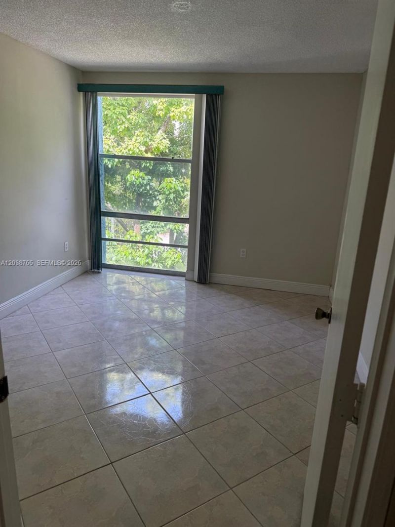 17570 Atlantic Blvd, Unit 407, Sunny Isles Beach, FL 33160 Photo
