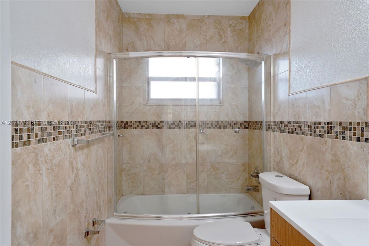 1805 NW 189th Ter, Miami Gardens, FL 33056 Photo