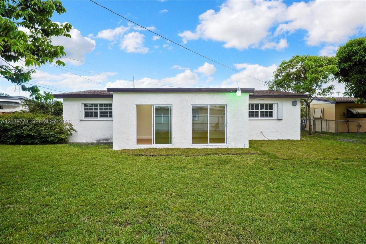 1805 NW 189th Ter, Miami Gardens, FL 33056 Photo