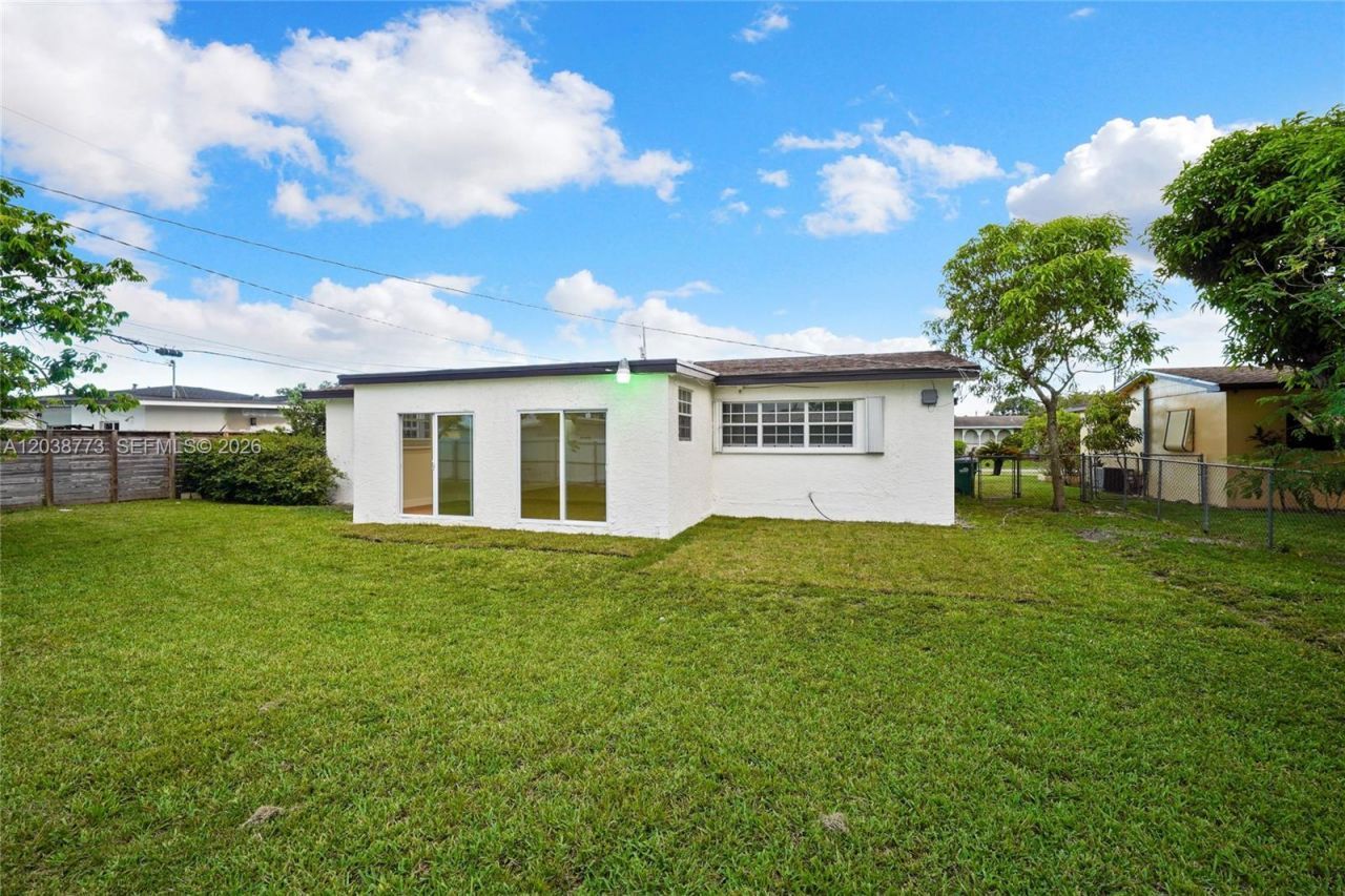1805 NW 189th Ter, Miami Gardens, FL 33056 Photo