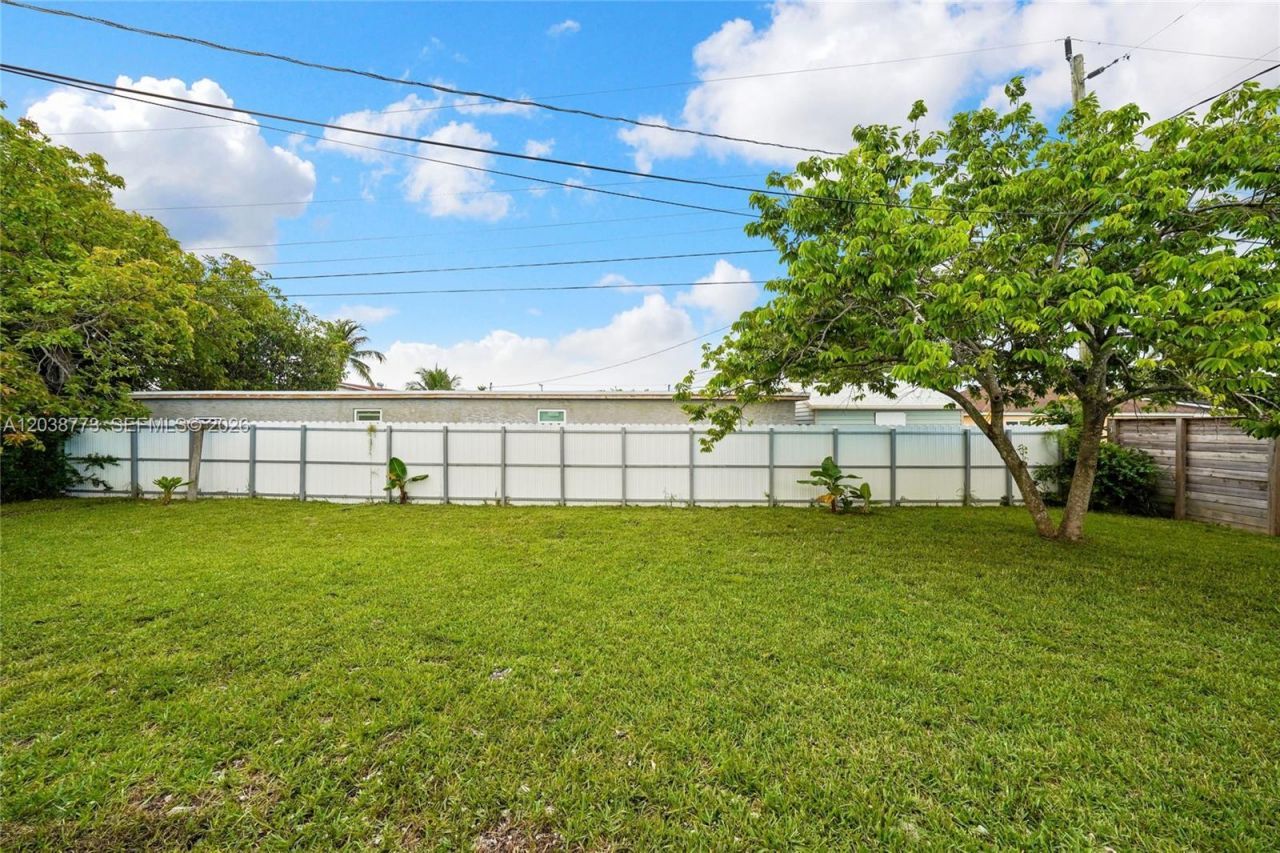 1805 NW 189th Ter, Miami Gardens, FL 33056 Photo