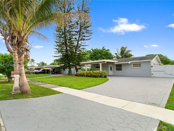 4151 SW 56th Ave , Davie, FL 33314
