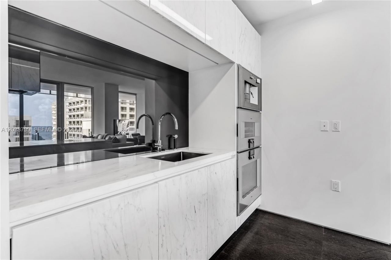 120 Ocean Dr, Unit 700, Miami Beach, FL 33139 Photo