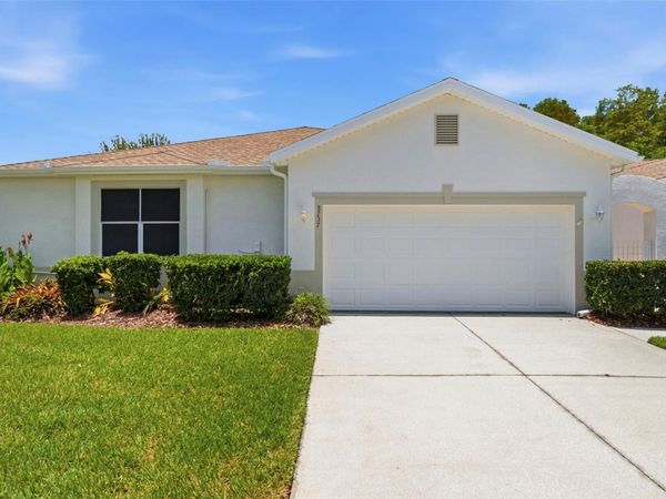 8237 FALLGLO LANE , LAND O LAKES, FL 34637