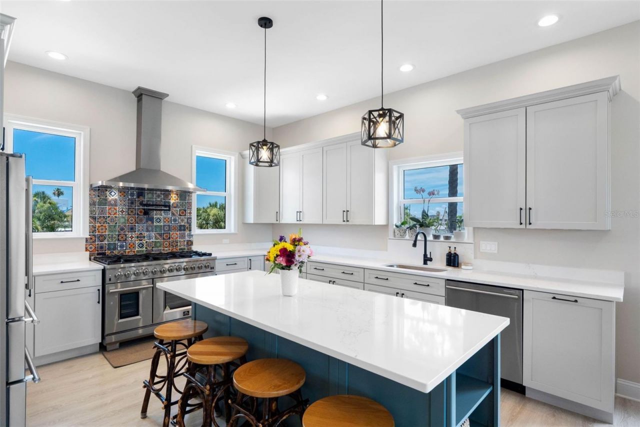 16025 Redington Drive, Redington Beach, FL 33708 Photo