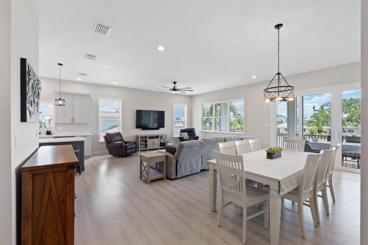 16025 Redington Drive, Redington Beach, FL 33708 Photo